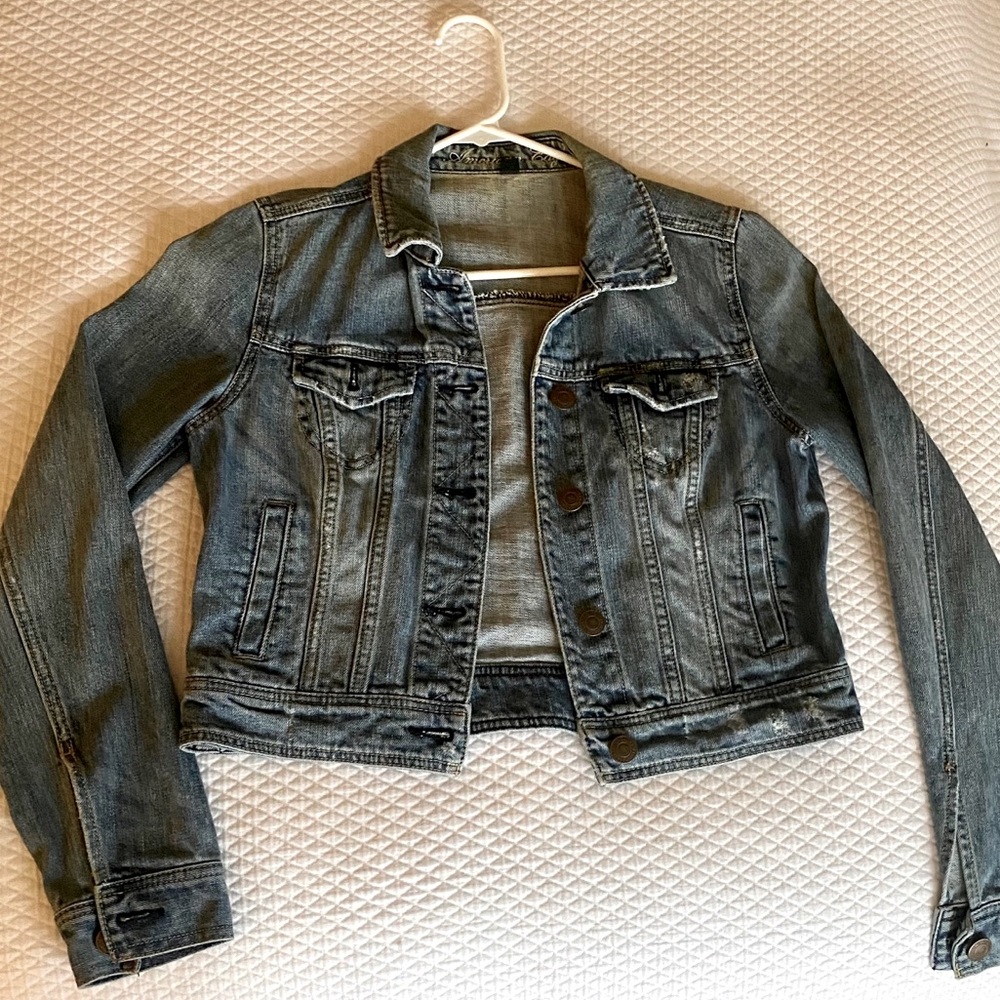 AE Cropped Denim Jacket, Sz Medium